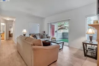 Photo #6: 41049856 Listing