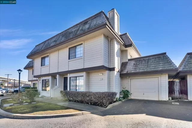 MLS: 41049868 Condo For Sale