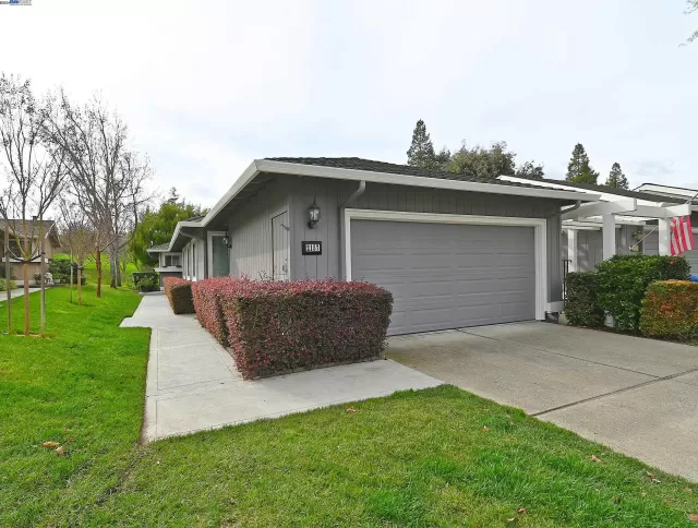 MLS: 41049927 Condo For Sale