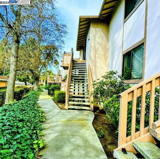 MLS: 41049968 Condo For Sale