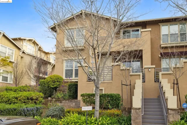 MLS: 41049997 Condo For Sale