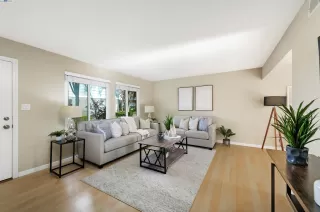 Photo #3: 41050004 Listing 