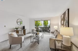 Photo #1: 41050010 Listing