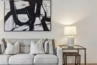 Photo #4: 41050010 Listing