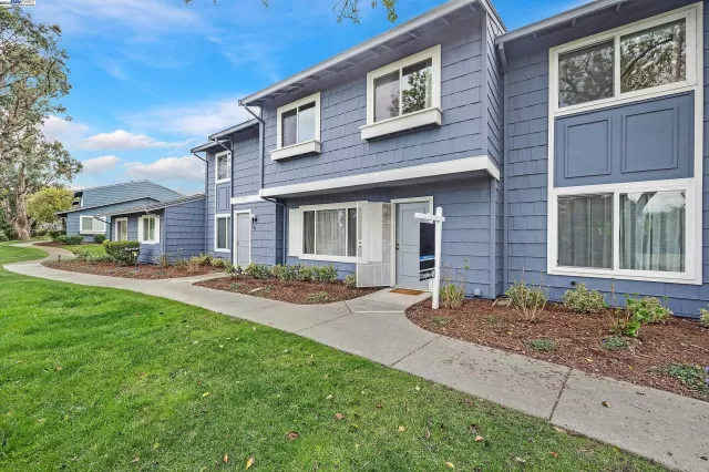 MLS: 41050013 Condo For Sale