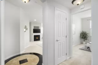 Photo #4: 41050052 Listing