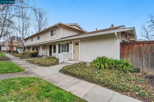 MLS: 41050093 Condo For Sale