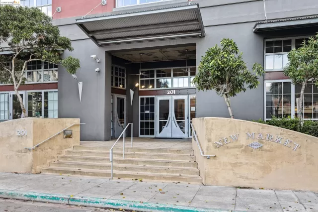 MLS: 41050262 Condo For Sale