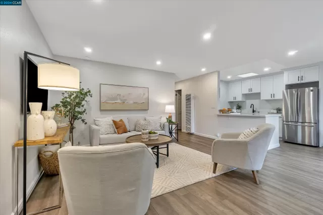 MLS: 41050388 Condo For Sale