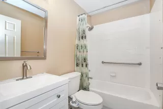 Photo #6: 41050403 Listing