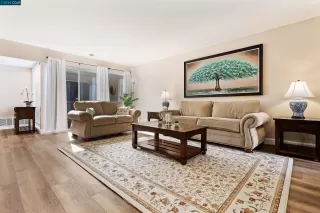 Photo #3: 41050460 Listing