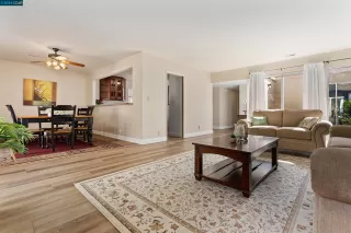 Photo #5: 41050460 Listing