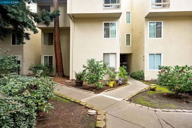 MLS: 41050462 Condo For Sale