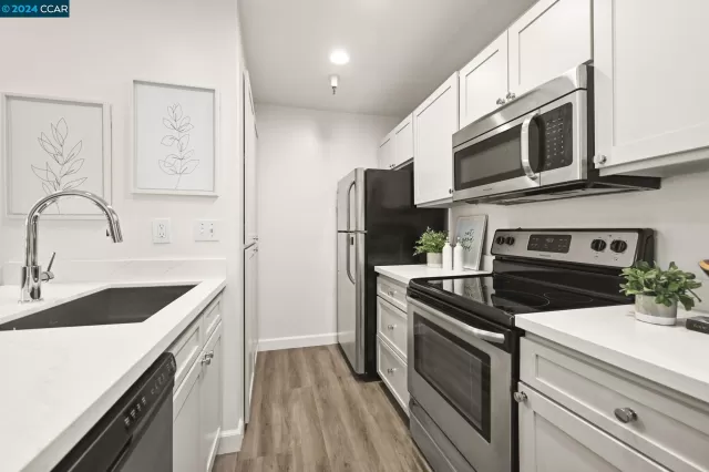 MLS: 41050531 Condo For Sale