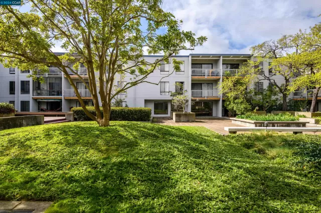 MLS: 41050614 Condo For Sale