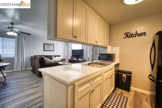 Photo #6: 41051110 Listing