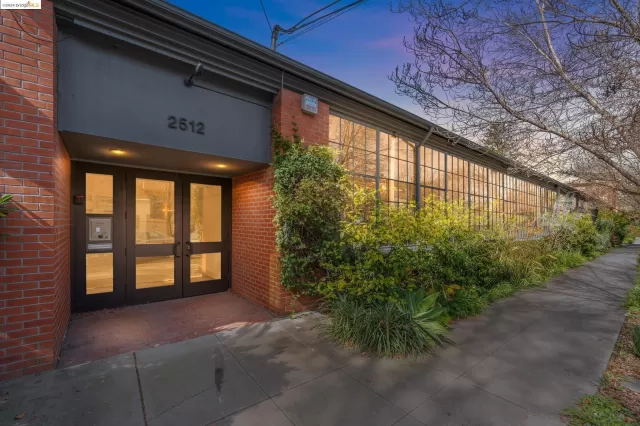 MLS: 41051154 Condo For Sale