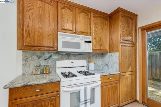 Photo #6: 41051236 Listing