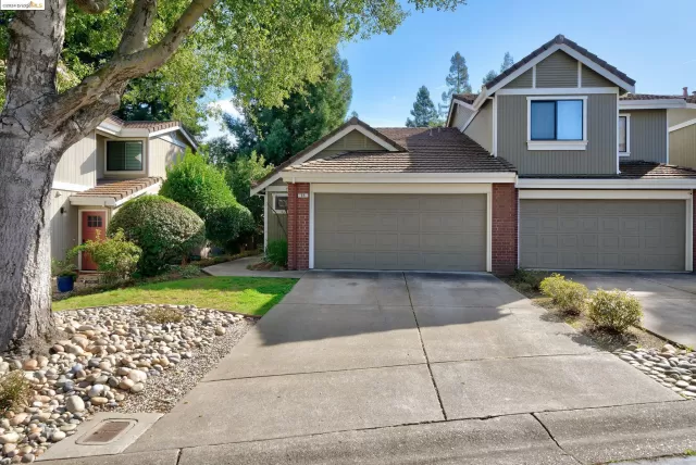 MLS: 41051263 Condo For Sale