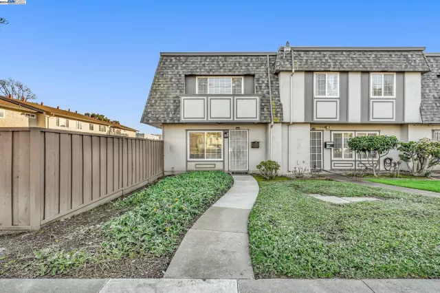 MLS: 41051317 Condo For Sale