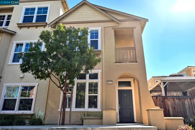 MLS: 41051318 Condo For Sale