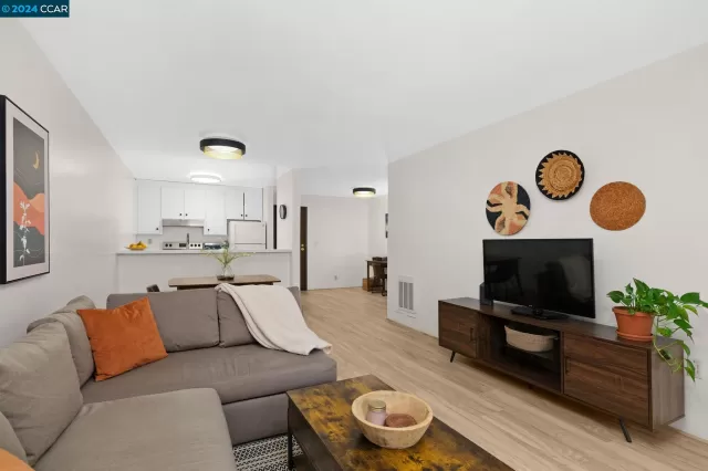 MLS: 41051322 Condo For Sale