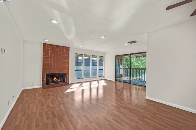 MLS: 41051338 Condo For Sale