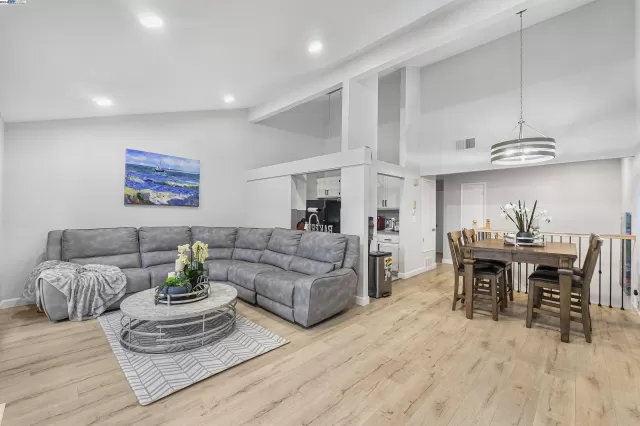 MLS: 41051342 Condo For Sale