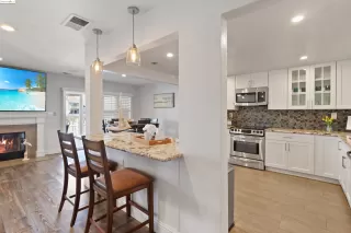 Photo #6: 41051372 Listing