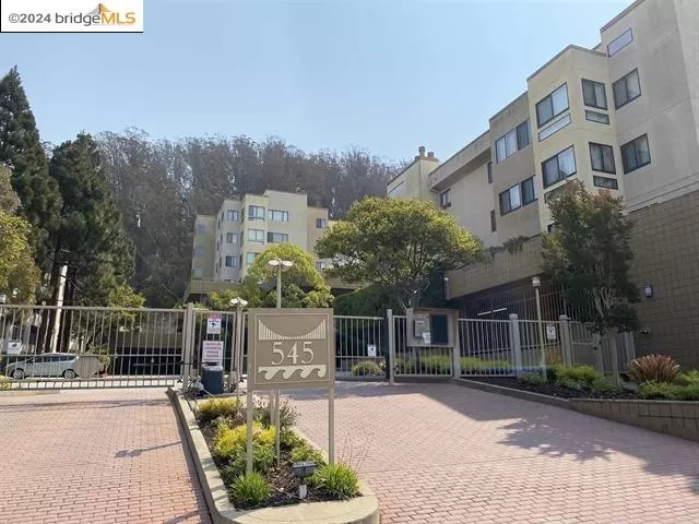 MLS: 41051648 Condo For Sale