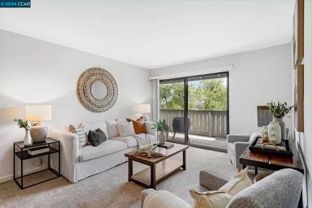 MLS: 41051684 Condo For Sale