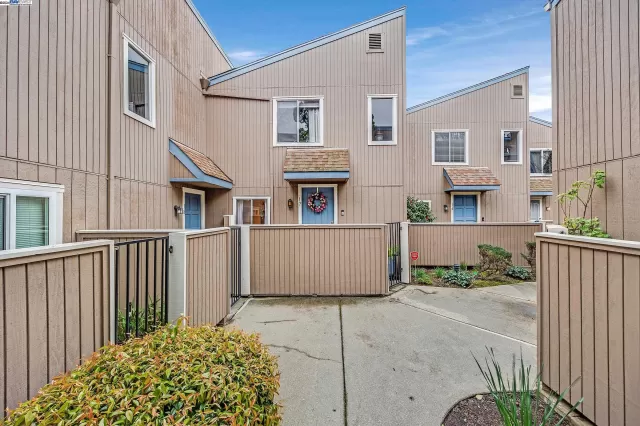 MLS: 41051689 Condo For Sale