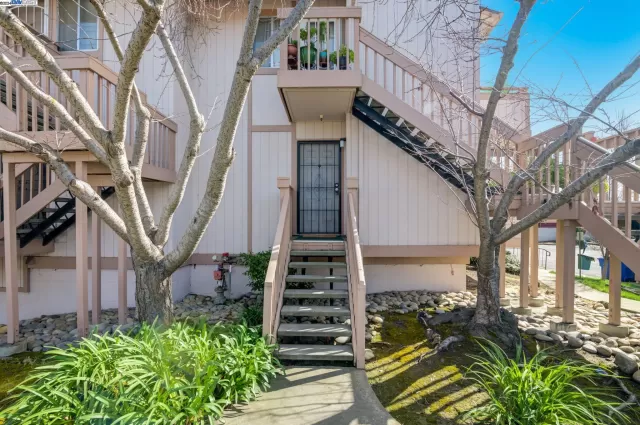 MLS: 41051802 Condo For Sale