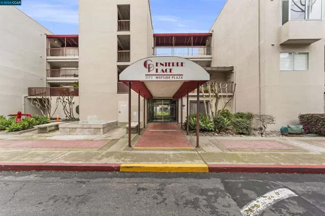 MLS: 41051871 Condo For Sale