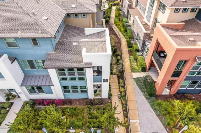 MLS: 41051934 Condo For Sale