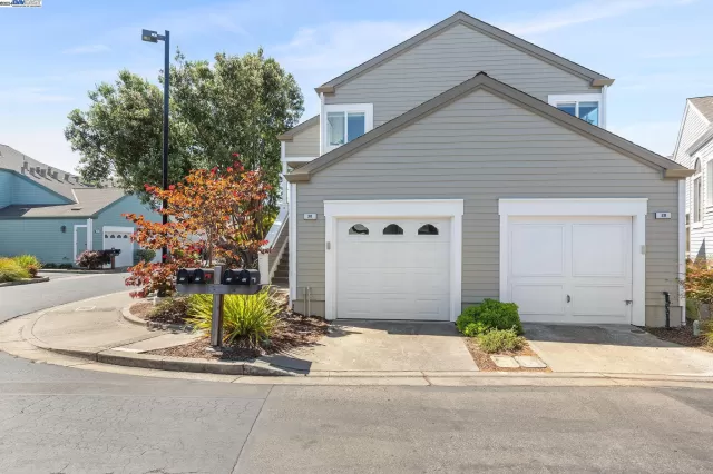 MLS: 41052039 Condo For Sale