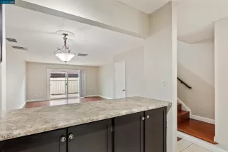 Photo #5: 41052062 Listing