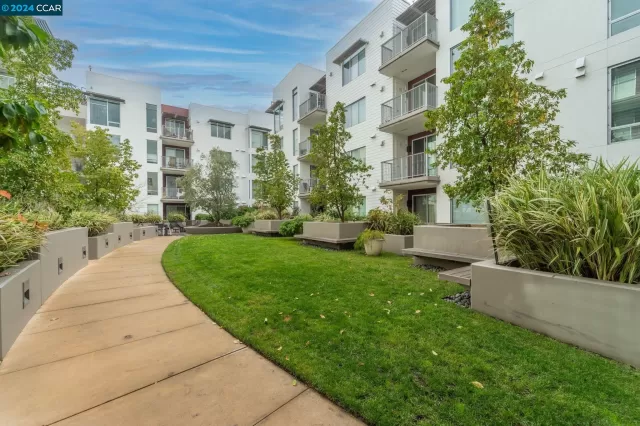 MLS: 41052063 Condo For Sale