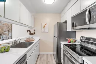 More Details about MLS # 41052064 : 1455 LATOUR LN # 16