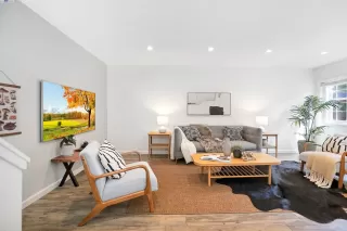 Photo #6: 41052106 Listing