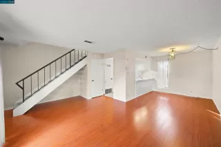 Photo #5: 41052118 Listing