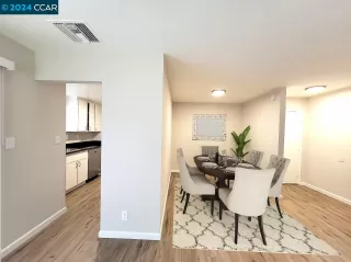 Photo #1: 41052127 Listing 