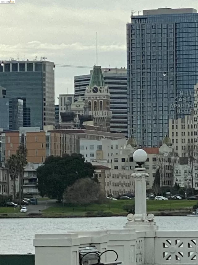 MLS: 41052163 Condo For Sale