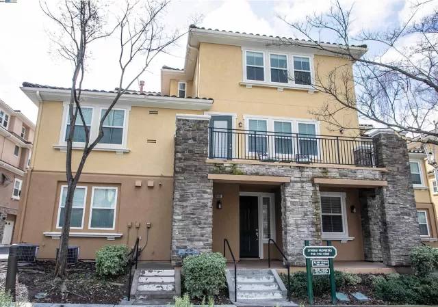 MLS: 41052204 Condo For Sale