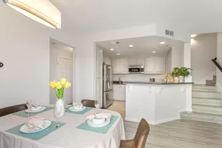 Photo #5: 41052204 Listing 