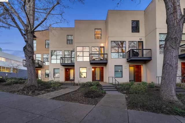 MLS: 41052258 Condo For Sale