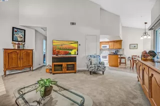 Photo #2: 41052303 Listing 