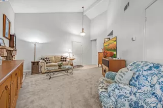 Photo #5: 41052303 Listing 