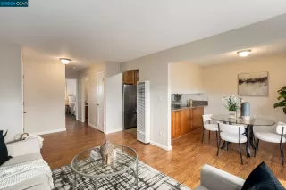 Photo #4: 41052331 Listing