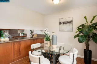 Photo #6: 41052331 Listing